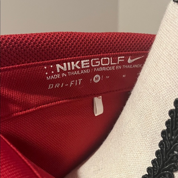 Nike ACG Red Women's Button Down Shirt - Picture 6 of 6